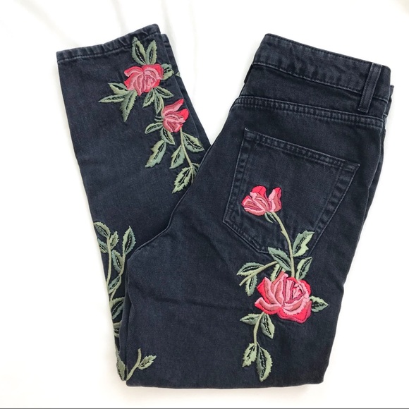 Topshop Denim - • Topshop Rose Embroidered Mom Jeans •